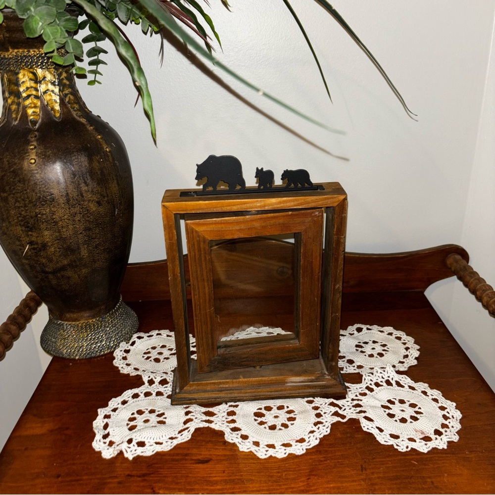 Vintage Swivel Photo Frame withh Iron Black Bears 3.5x5” Weathered Wood Rustic